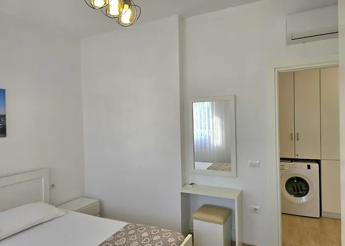 公寓 Perla Homes 143 Plazhi San Pietro